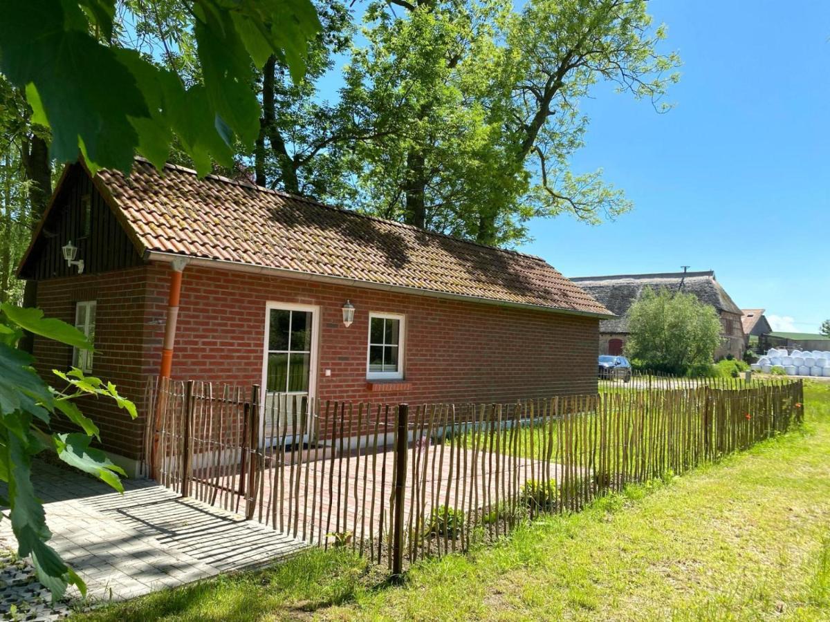 Hofgut Bisdamitz - Ferienhaus "Knoff" Экстерьер фото